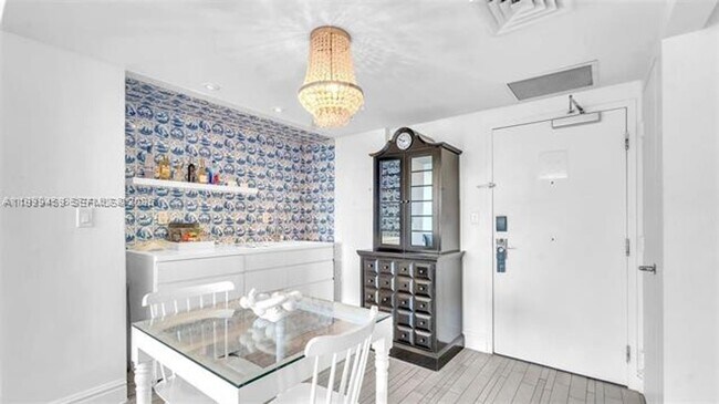 Building Photo - 1100 West Ave