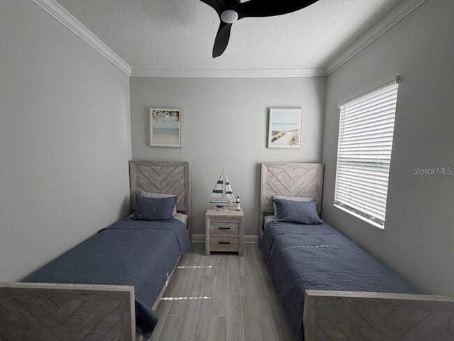 Building Photo - 18817 Valleta Ave