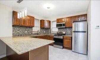 Building Photo - 71 Windom Ave