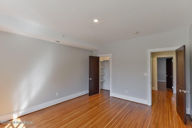 Building Photo - 1411 Willow Ave