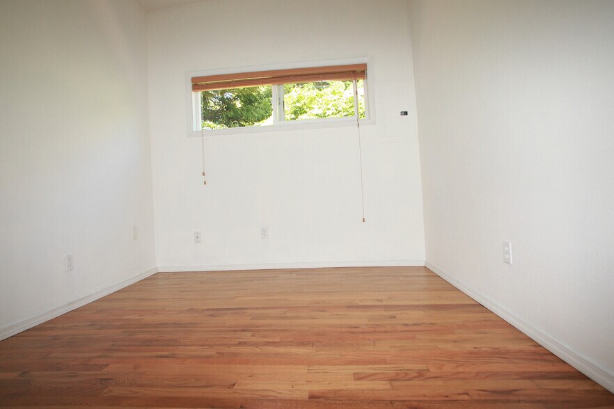 Bedroom 2 - 5427 SE Tibbetts St