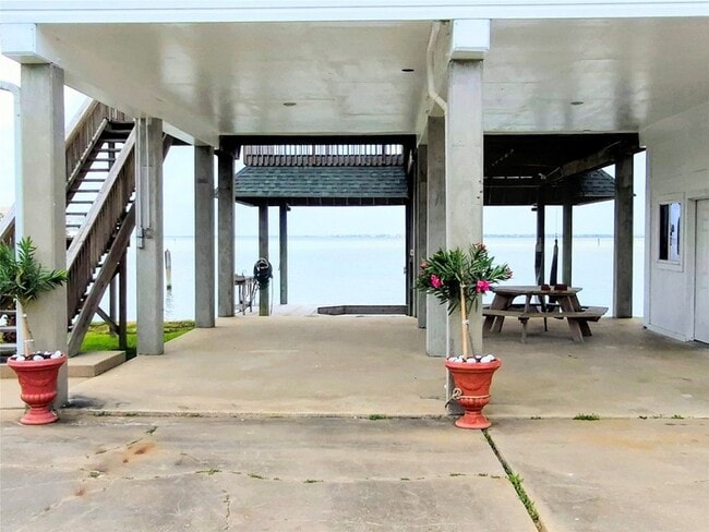 Building Photo - 1122 Makatea St