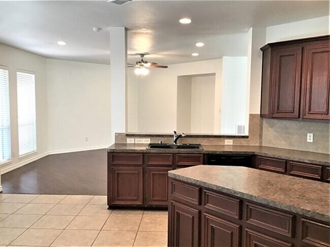 Building Photo - 15818 Shoreline Terrace Dr
