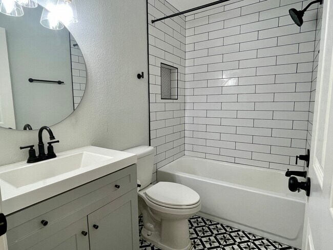 Building Photo - 1111 N 84th Pl