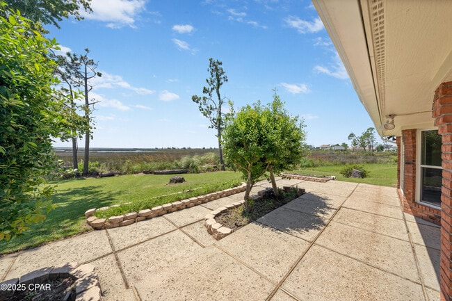 Building Photo - 839 Plantation Way