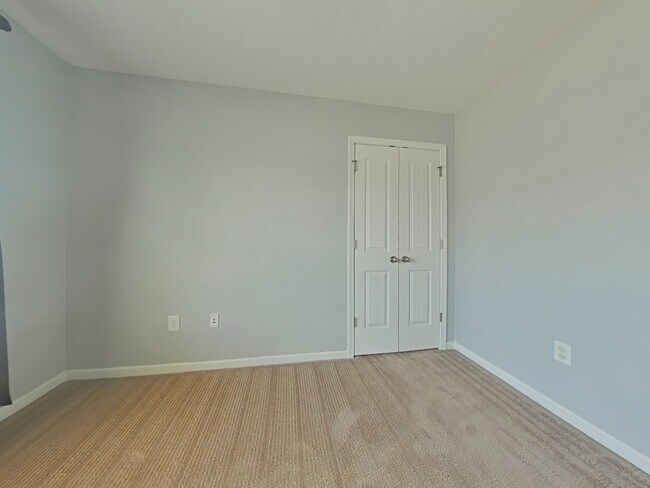 Building Photo - 322 Watchmen Ln