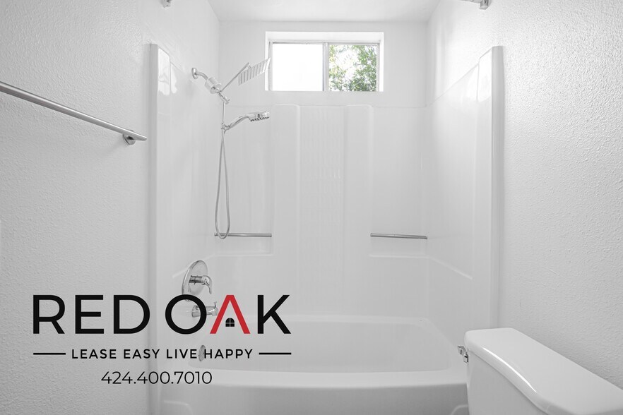 Building Photo - 11817 Victory Blvd