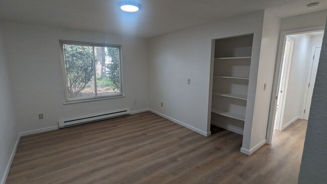 Building Photo - 4300 Sunset Blvd
