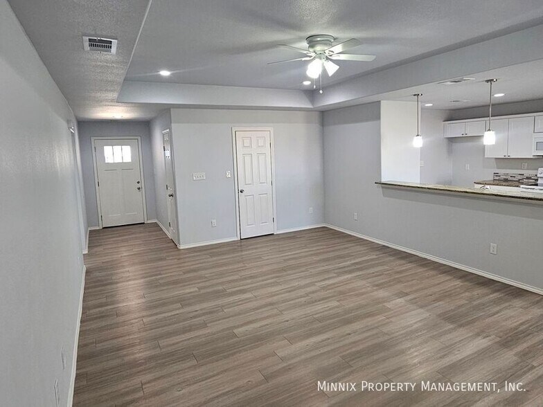 Building Photo - 1637 Wrigley Dr
