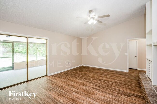 Building Photo - 6266 Butternut Dr