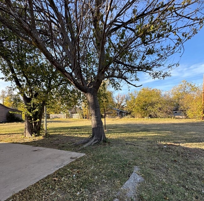 Building Photo - 1205 NW Euclid Ave