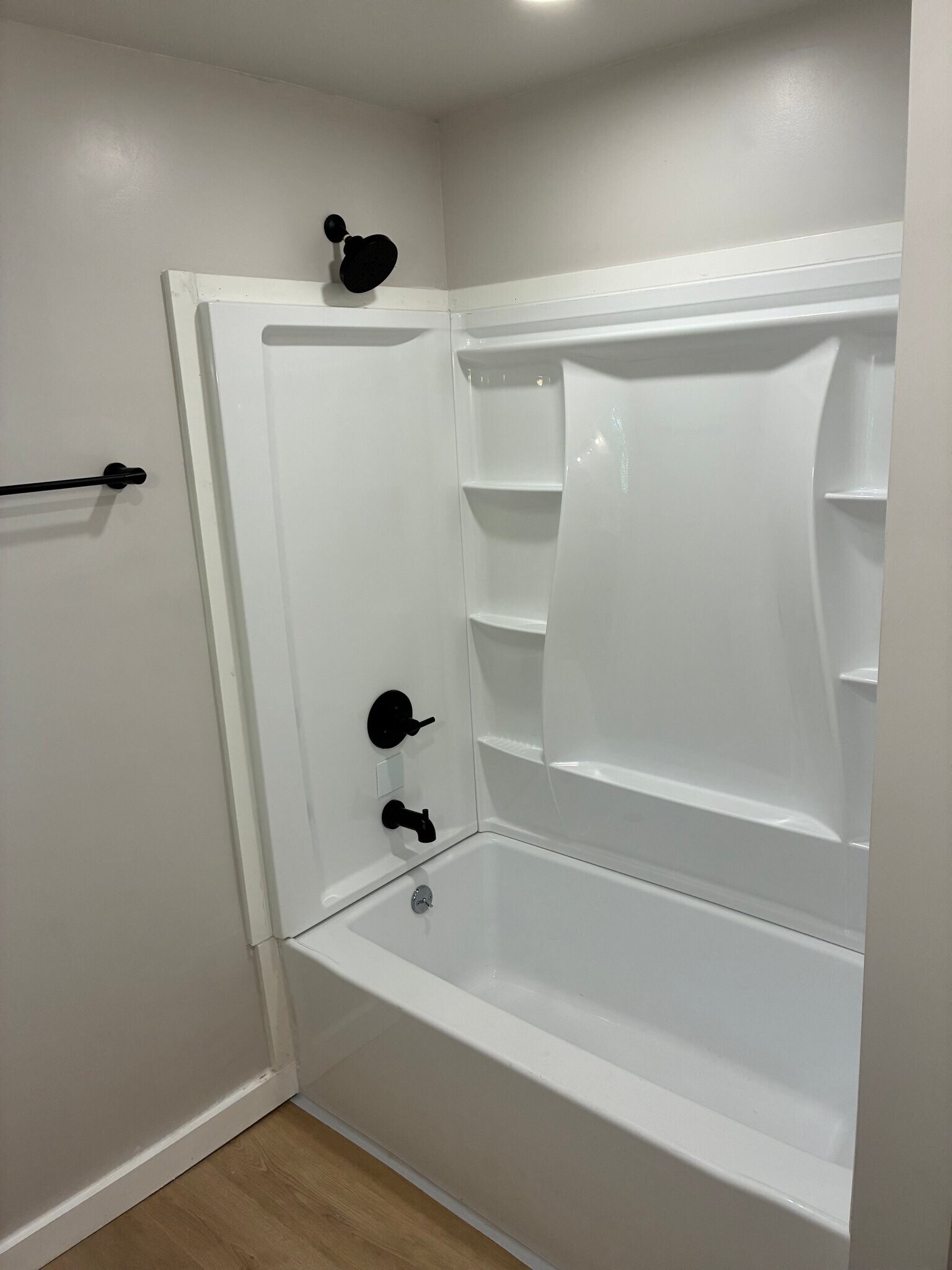 Building Photo - 6109 Oakwood Cir SW