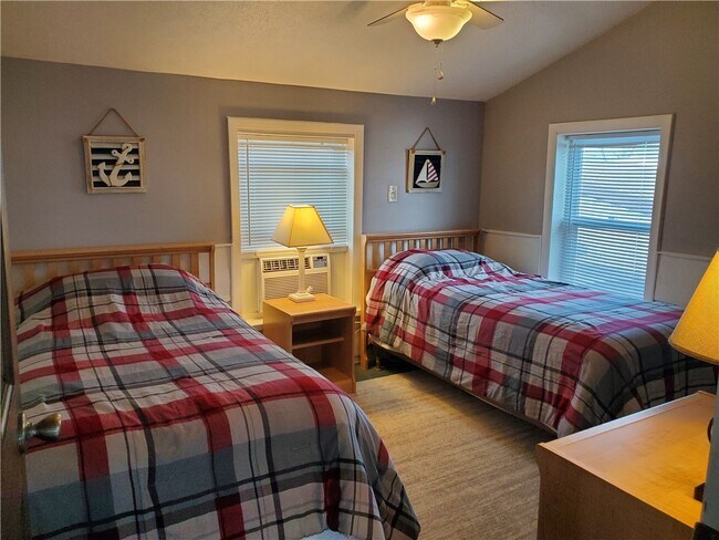 Building Photo - 7594 2nd St