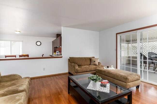 Building Photo - 2291 Flushing Dr