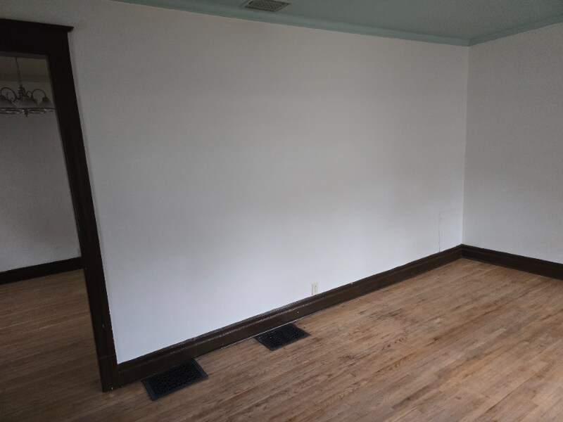 Building Photo - 539 W Canedy St