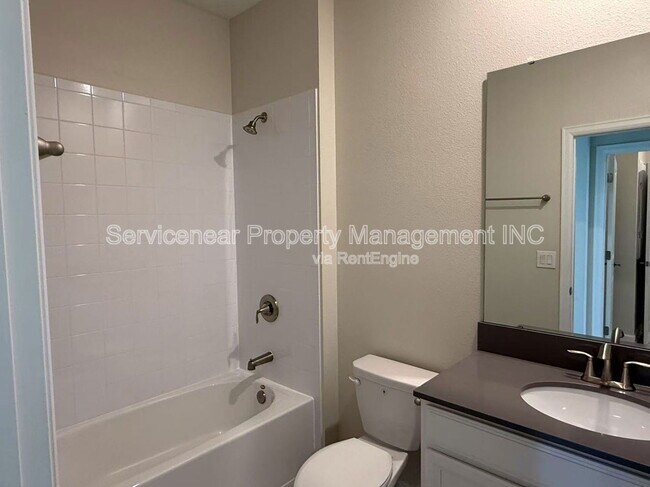 Building Photo - 4912 Lotta Ct