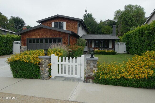 Primary Photo - 30621 Sandtrap Dr
