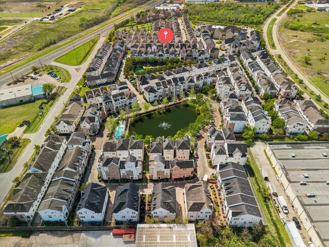 Building Photo - 2016 Covent Garden Station