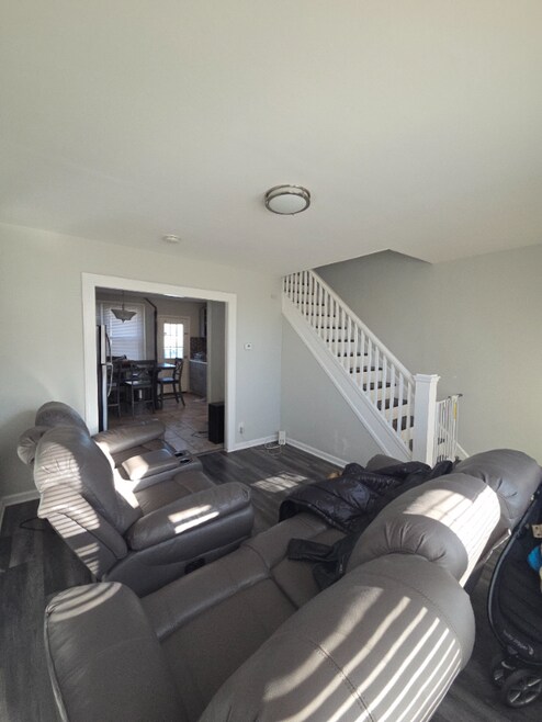 Building Photo - 344 E Milton Ave