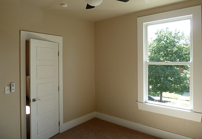 Building Photo - Boutique Apartments