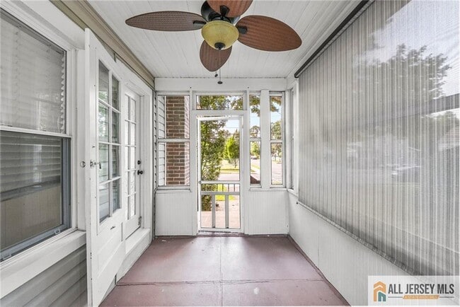 Building Photo - 76 Carlisle Ave