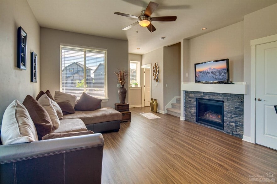 Building Photo - 3127 SW 28th St