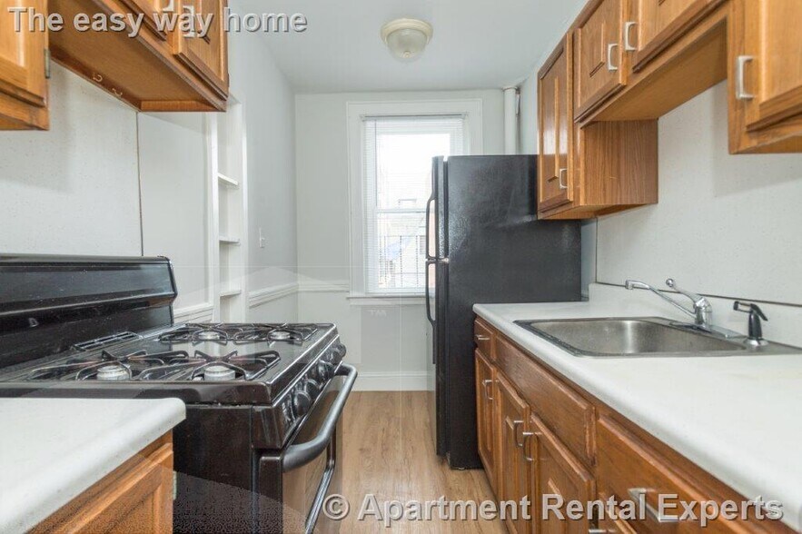 Building Photo - 136 Highland Ave