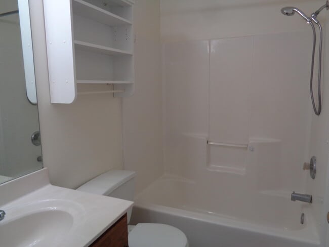 Building Photo - 1904 Mayberry Dr