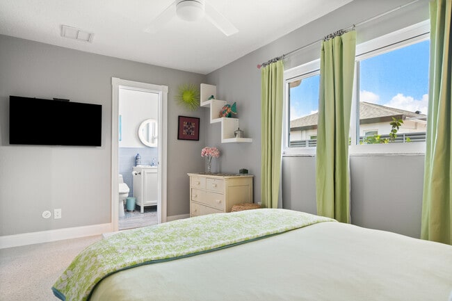 Building Photo - 4056 38th Way S