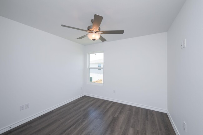 Building Photo - 9921 Bijan Dr