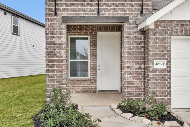 Building Photo - 40723 Mostyn Lake Dr