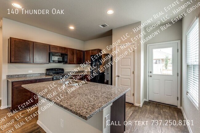 Building Photo - 140 Thunder Oak