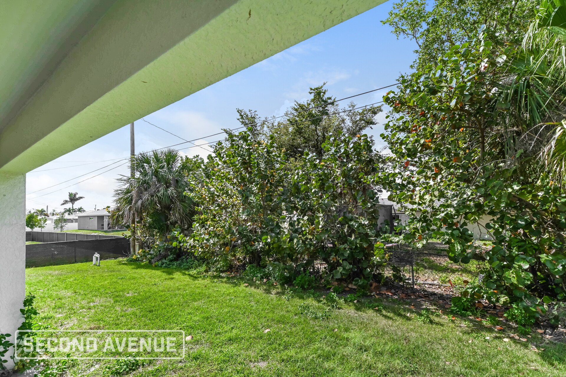 Building Photo - 1818 NE 23rd Ave