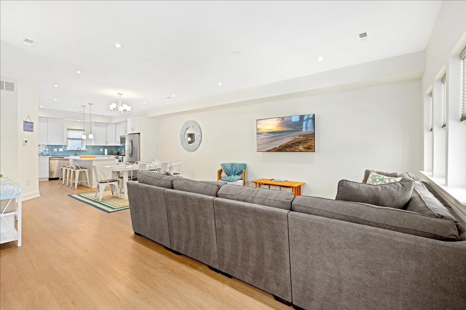 Building Photo - 1 N Austin Ave