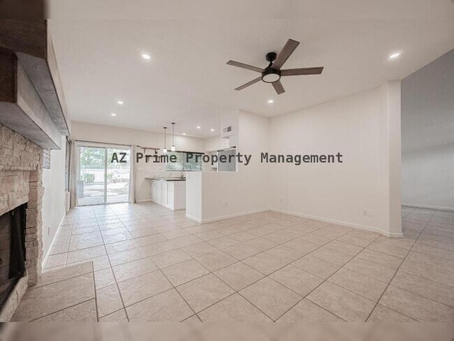Building Photo - 1343 E Beacon Dr