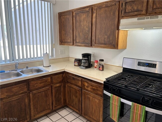 Building Photo - 6672 Golden Pond Cir