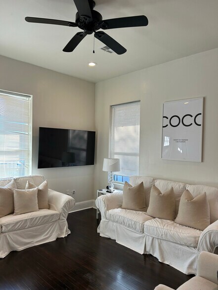 Building Photo - 3724 S Liberty St