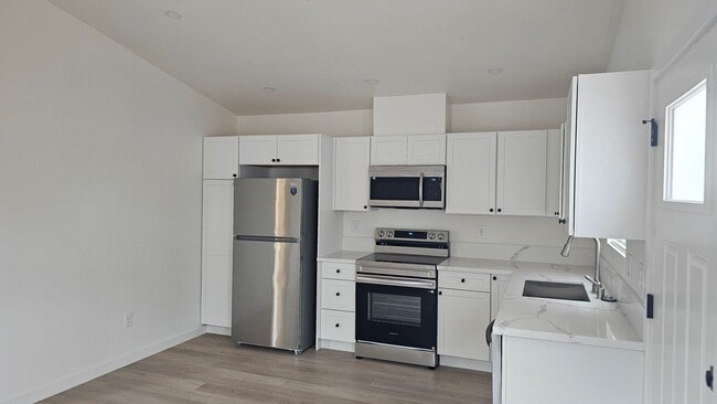 Building Photo - 376 Marna Dr