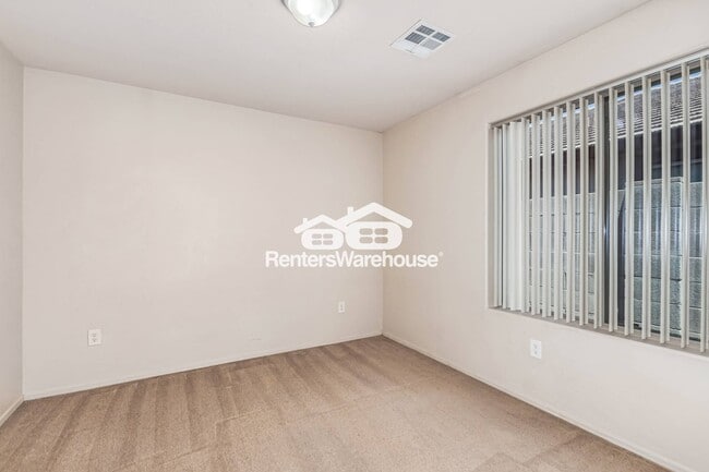 Building Photo - 11246 W Chase Dr