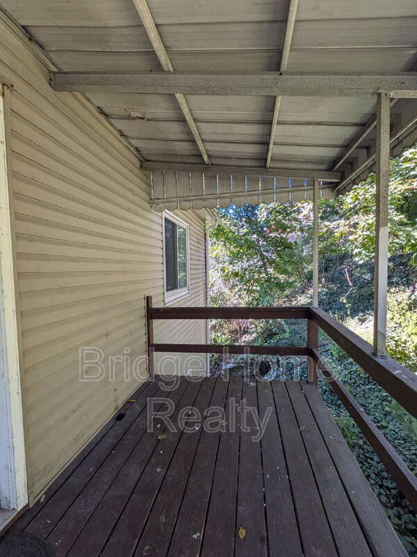 Building Photo - 2404 S 18th St