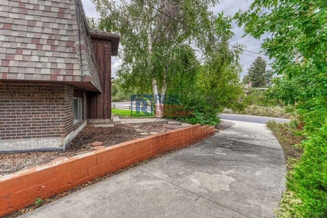 Building Photo - 13298 W Mississippi Ct