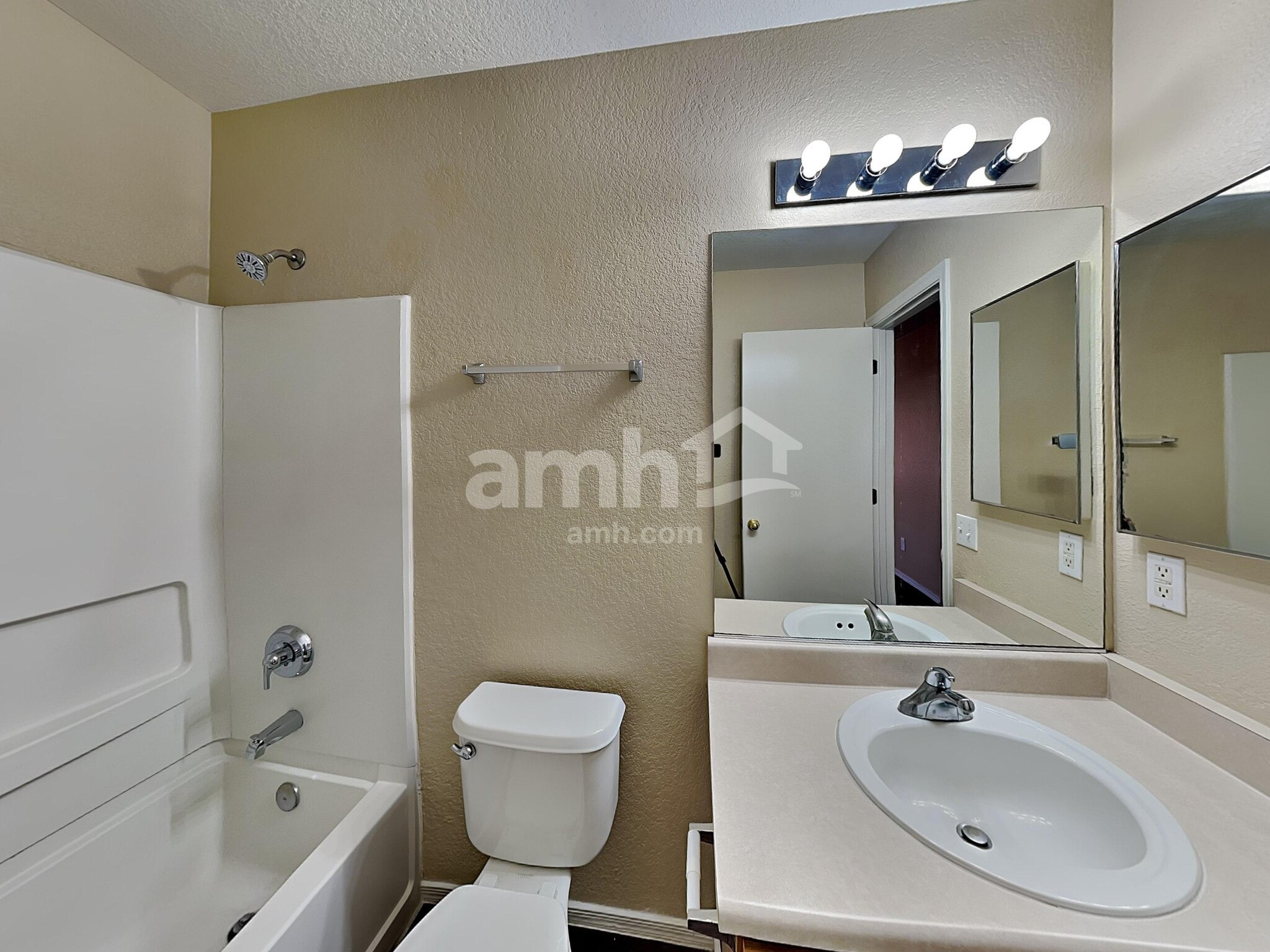 Building Photo - 1767 W Rue De La Montagne