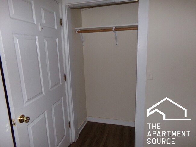 Building Photo - 6574 N Lakewood Ave