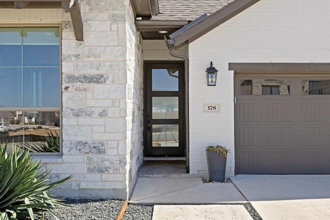 Building Photo - 378 Carpenter Hill Dr