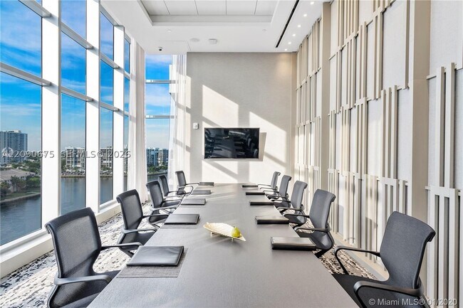 Building Photo - 4010 S Ocean Dr