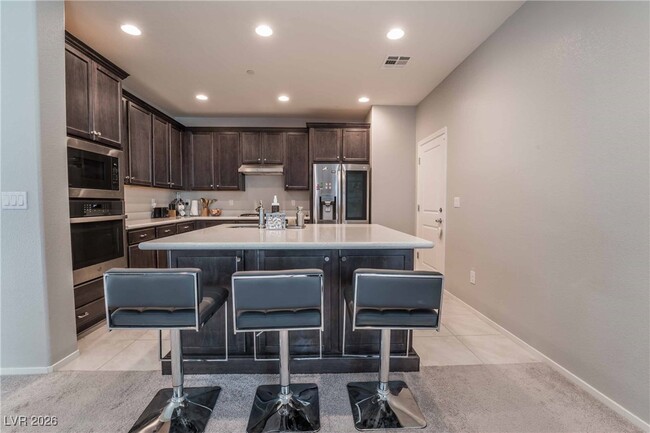 Building Photo - 1115 E Sunset Rd