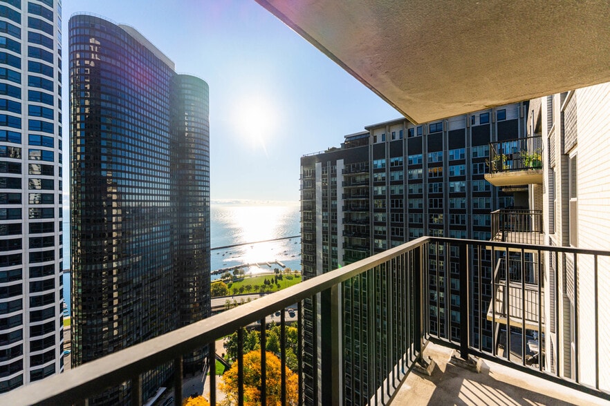 Building Photo - 400 E Randolph St