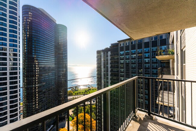 Building Photo - 400 E Randolph St