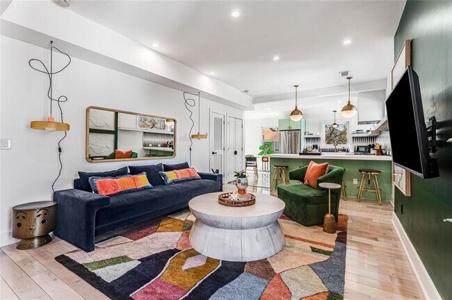 Building Photo - 724 Charles Allen Dr NE