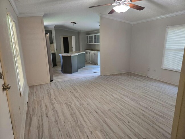 Building Photo - 1498 Robinson Rd